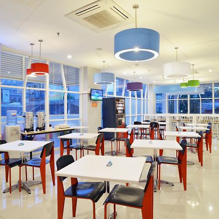Pop! Hotel Kemang Jakarta Buitenkant foto