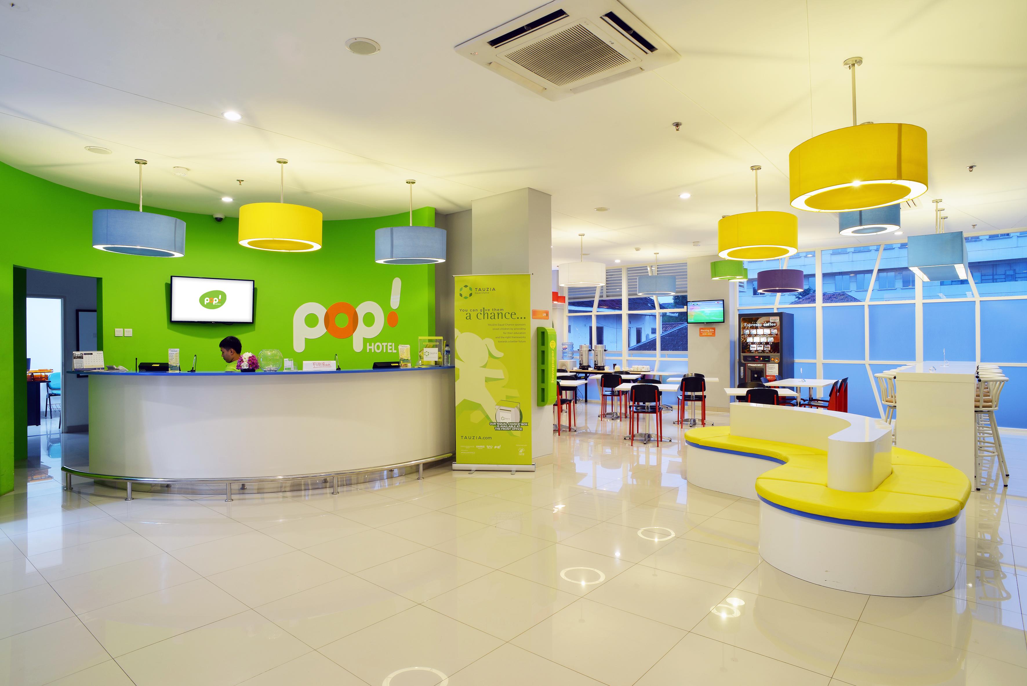 Pop! Hotel Kemang Jakarta Buitenkant foto
