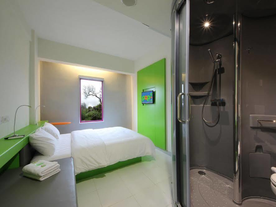 Pop! Hotel Kemang Jakarta Buitenkant foto